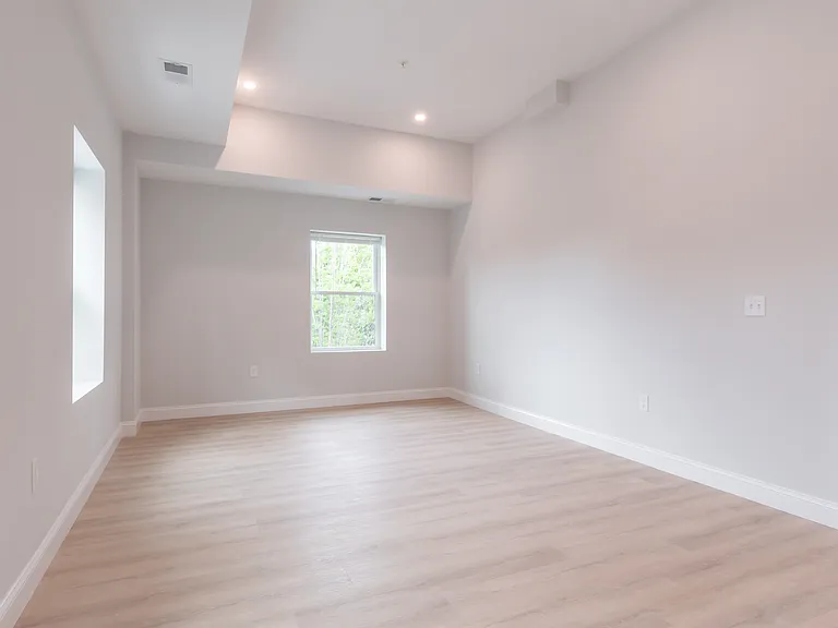 146 Main St #204 — Photo 5