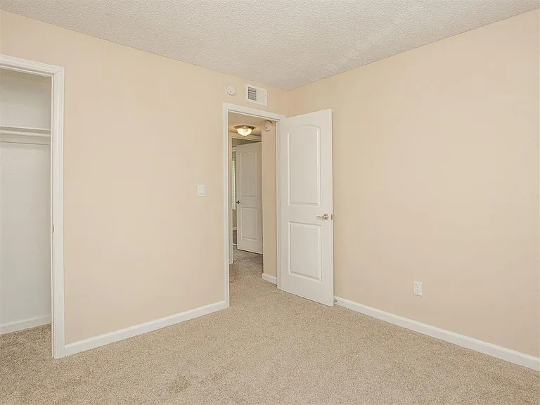 La Veta Grand Apartments — Photo 49