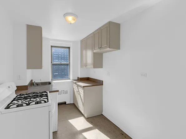 60 Knolls Crescent image 6 of 22