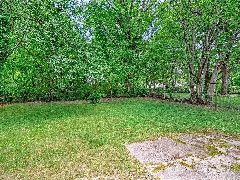 3400 Hallbrook St — Photo 2