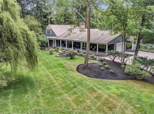 2 Bonnie Dr, Northport, NY 11768