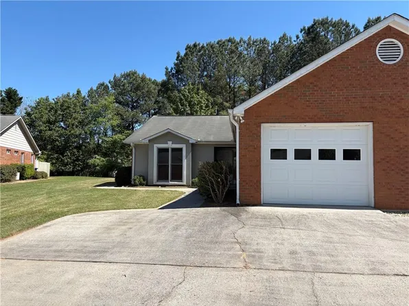 300 Wilbanks Dr, Fayetteville, GA 30215