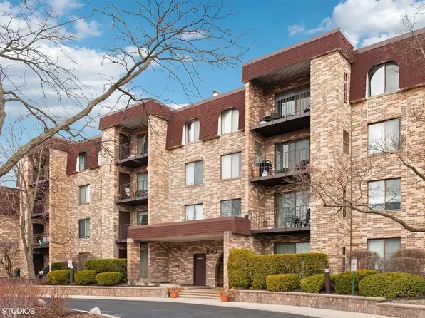 2150 Valencia Dr APT 306, Northbrook, IL 60062