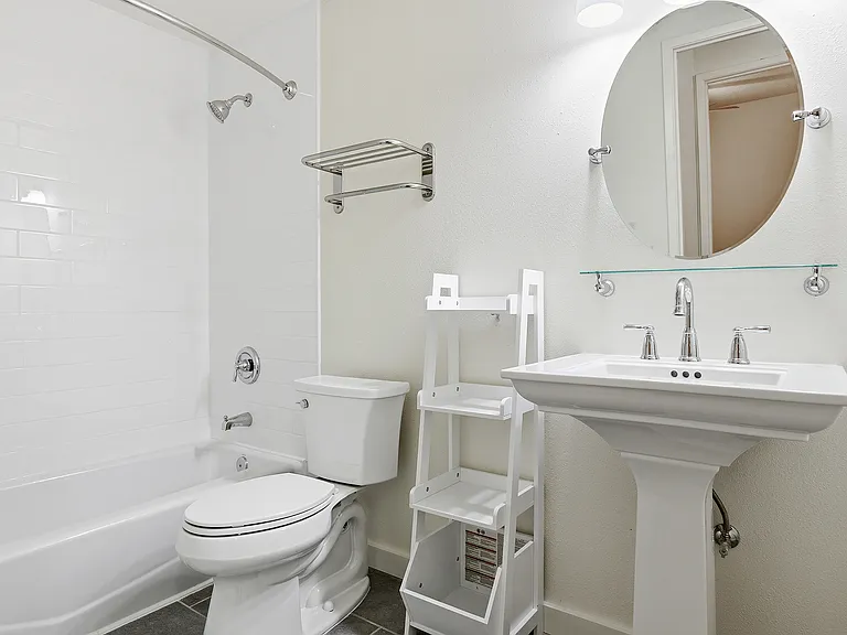 2511 Howard Ave #21 — Photo 21