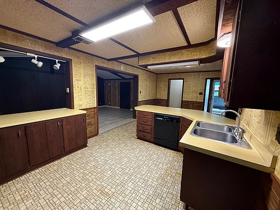 5th image of 114 Brockton Dr