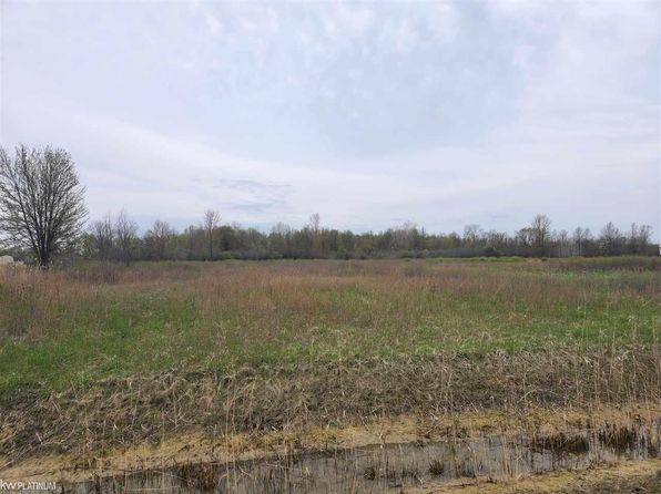 8145 Arnold Rd, Fair Haven, MI 48023