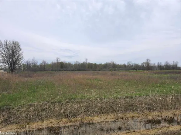 8145 Arnold Rd, Fair Haven, MI 48023