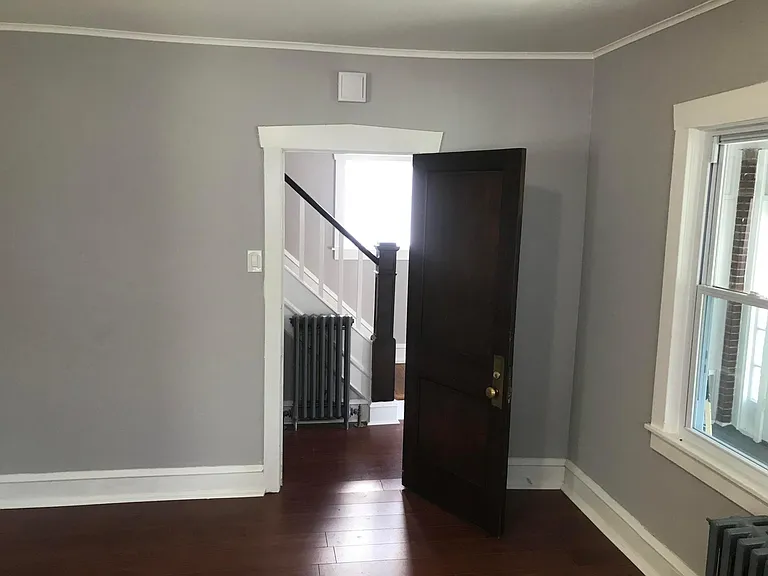 123 E Franklin Ave #1 — Photo 3