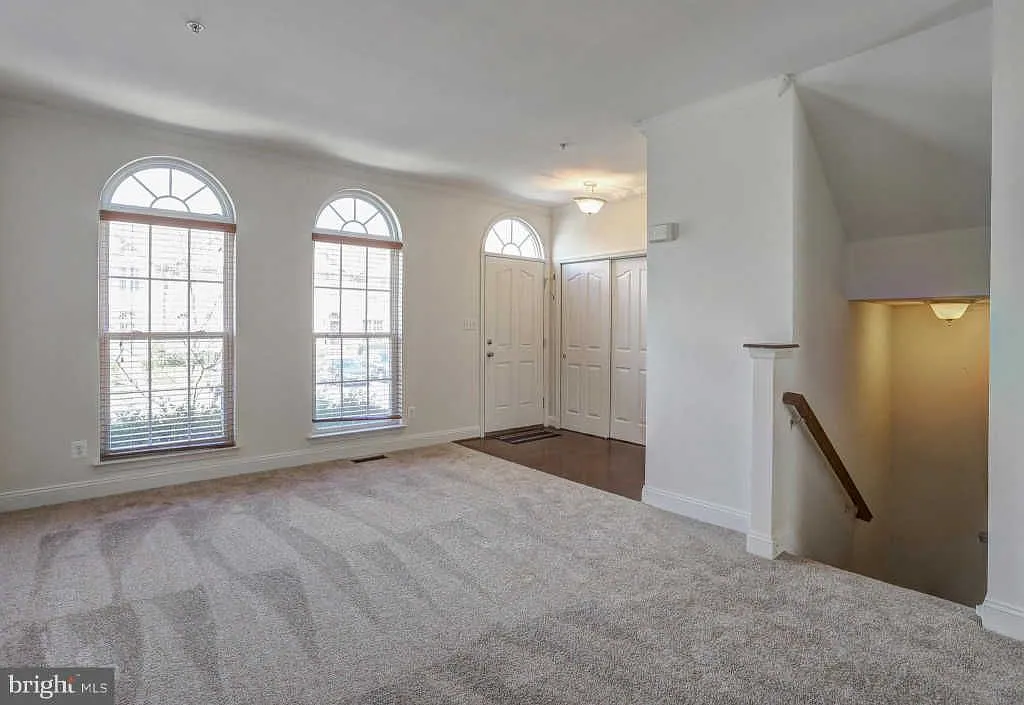 3 bed, 2.5 bath, 1500 sqft, $2,500 — Photo 3