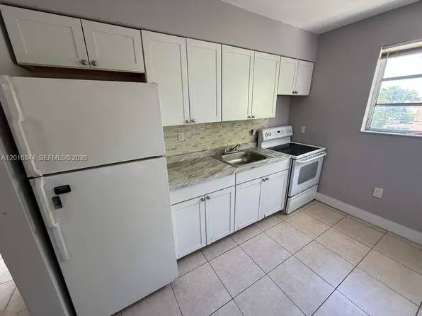1646 NW 2nd St APT 6, Miami, FL 33125