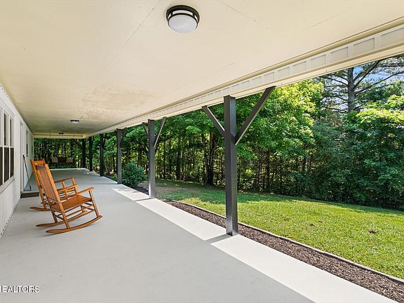 3rd image of 909 County Road 187