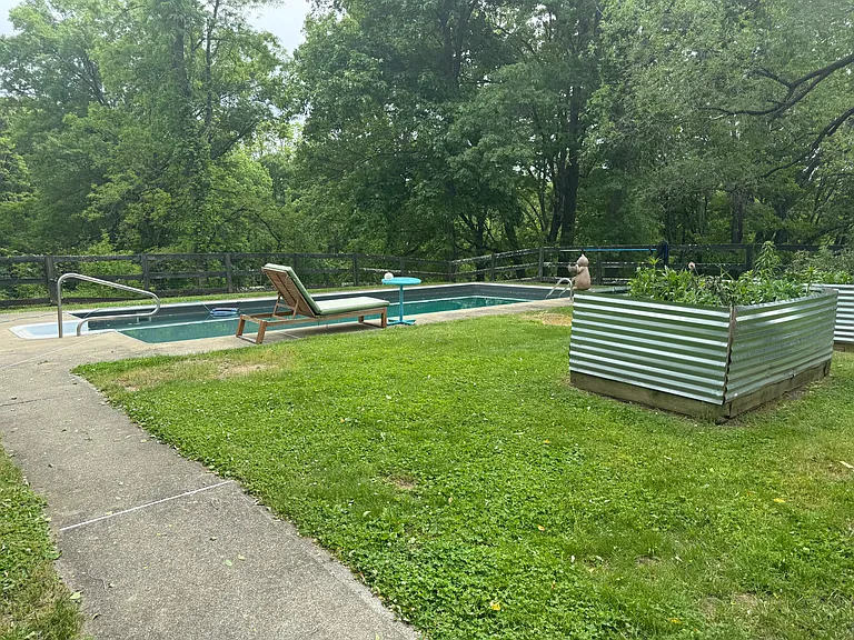 183 Barrytown Rd — Photo 24