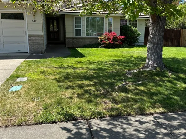 600 Jackson Creek Dr, Central Point, OR 97502