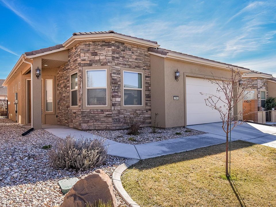 1st image of 2365 W Crescent Heights Dr