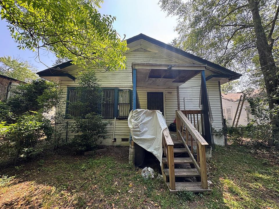 1st image of 305 Jeff St