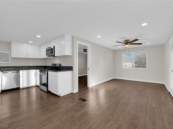 3rd image of 420 Pueblo Pl