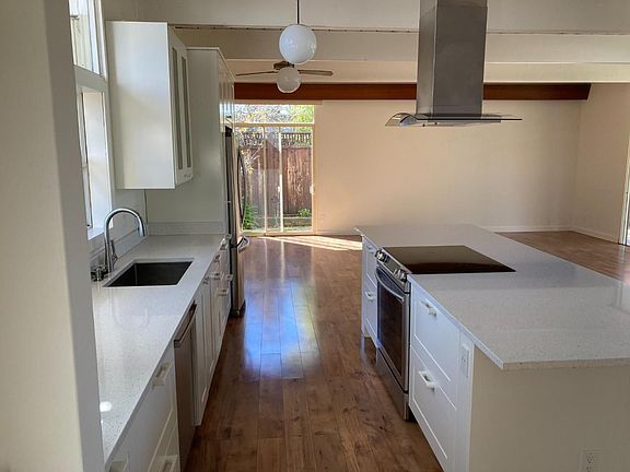 2nd image of 15 Turtle Bay Pl