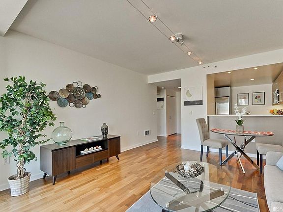3rd image of 555 4th St Unit 733