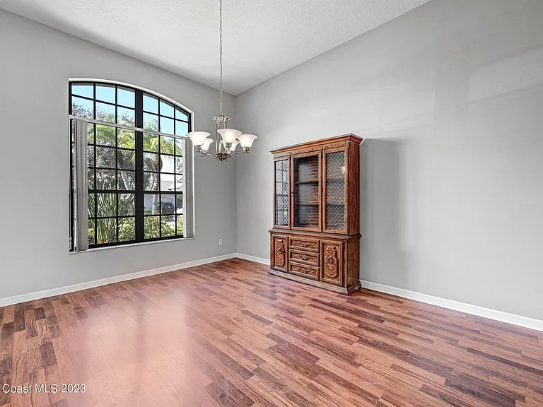 3643 Bluefield Ave — Photo 7