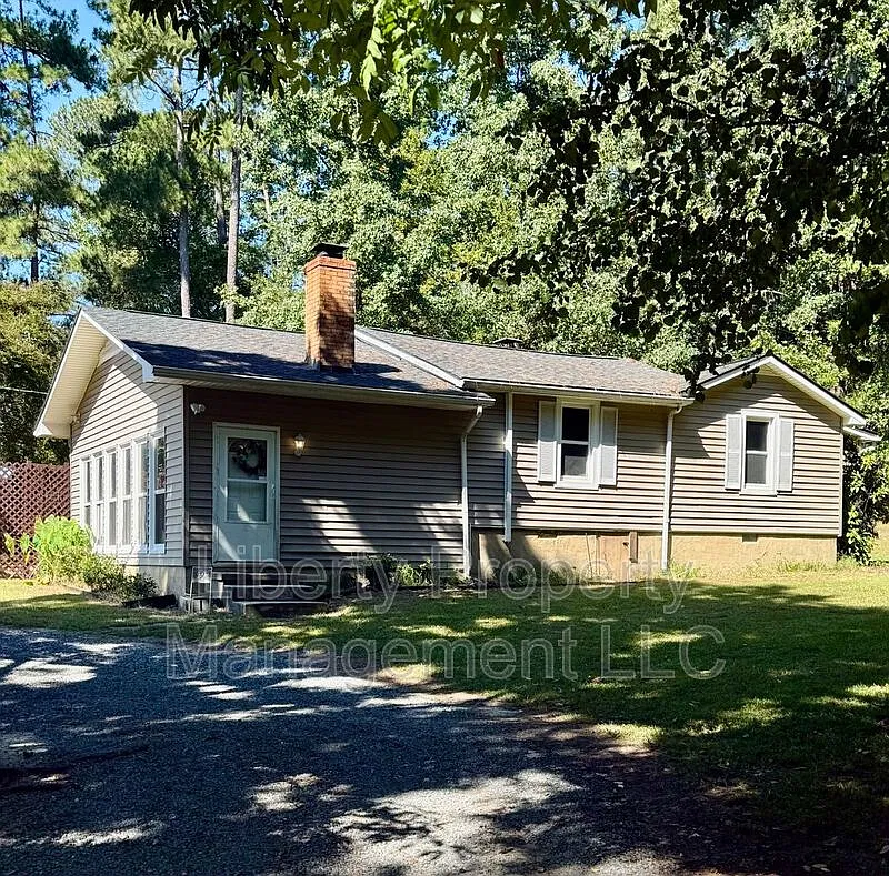 3 bed, 1.5 bath, $1,475 — Photo 1