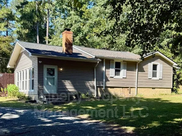 792 Gilchrist Rd, Carthage, NC 28327