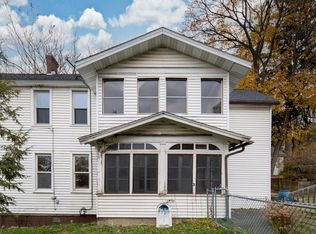 19 11th St #3, Troy, NY 12180