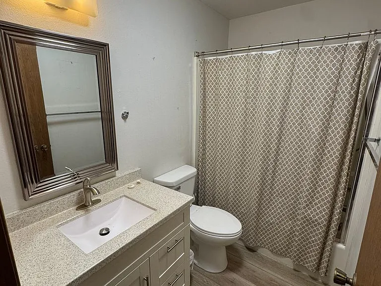 1615 Knollcrest Dr — Photo 6