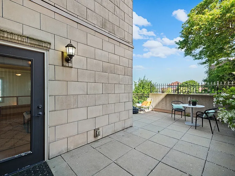 745 Bellevue Ave E #109 — Photo 23