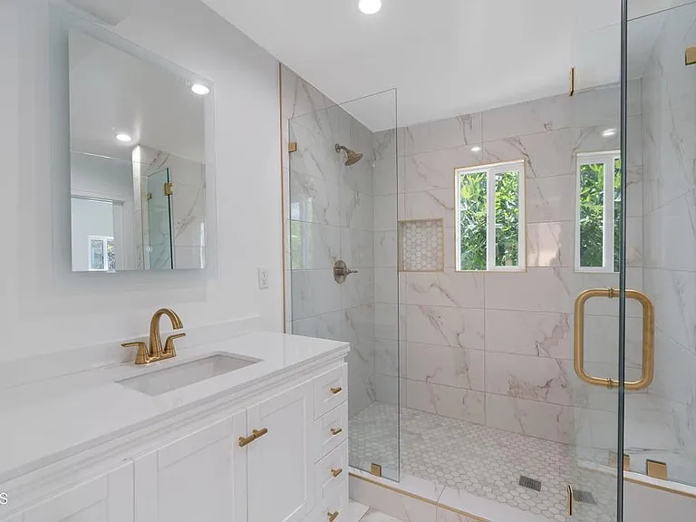 1206 Tamarind Ave — Photo 8