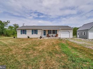 11 Circle Hill Dr, Loysville, PA 17047