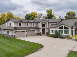 8100 Briardale Loop, Bismarck, ND 58504