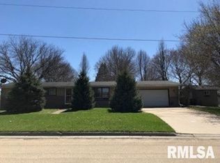 613 W 6th St, Prophetstown, IL 61277