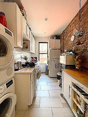 2nd image of 200 W 95th St APT 43