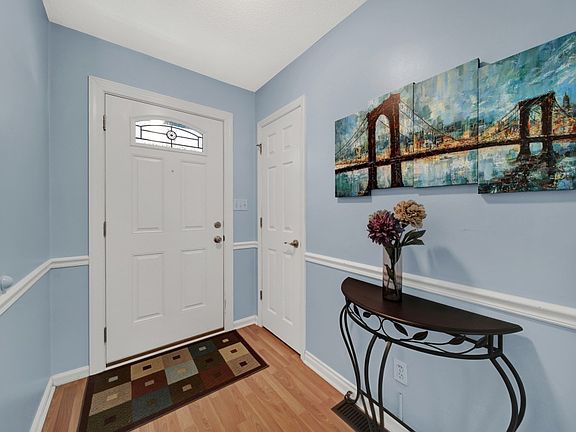 3rd image of 870 Allendale Cir