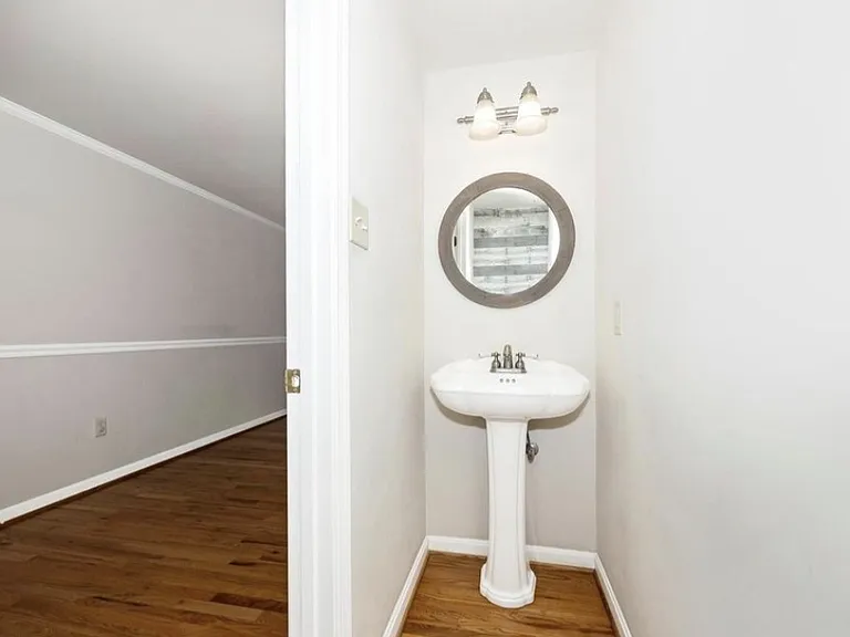 117 Valley View Ct — Photo 17