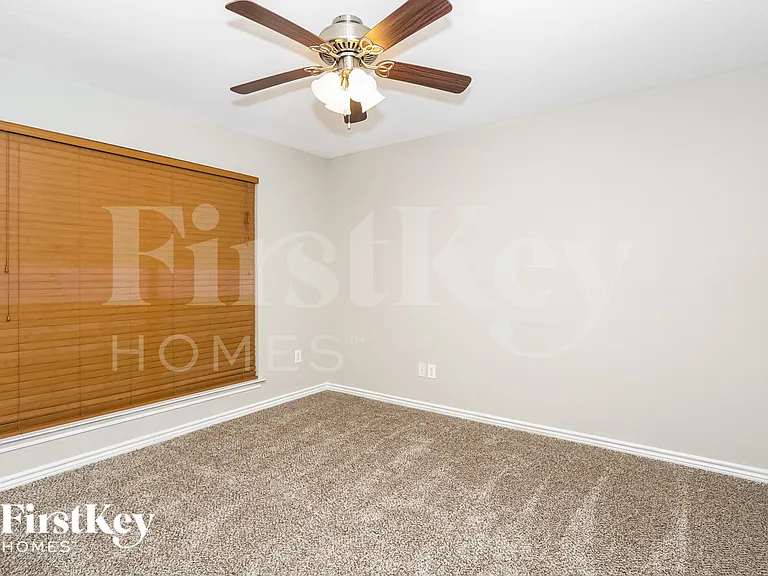 146 Springtree St — Photo 16