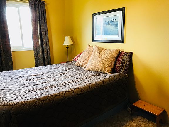 spare bedroom main floor