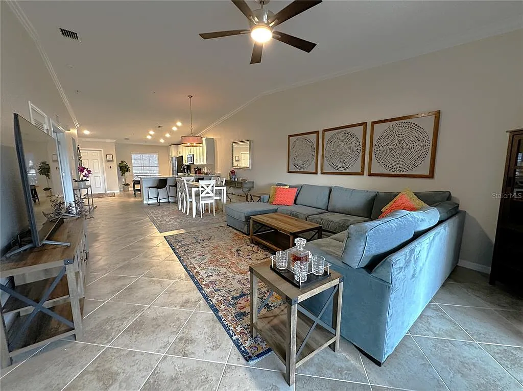 2 bed, 2.0 bath, 1596 sqft, $6,500 — Photo 3