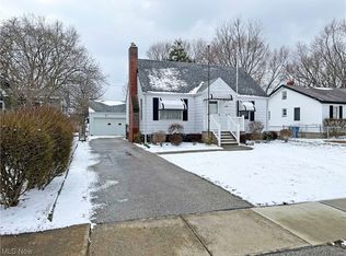 648 Woodstock Rd, Eastlake, OH