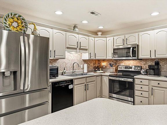 5th image of 4410 Avery Village Way