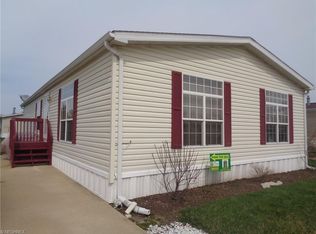 596 Sandtrap Cir, Painesville, OH