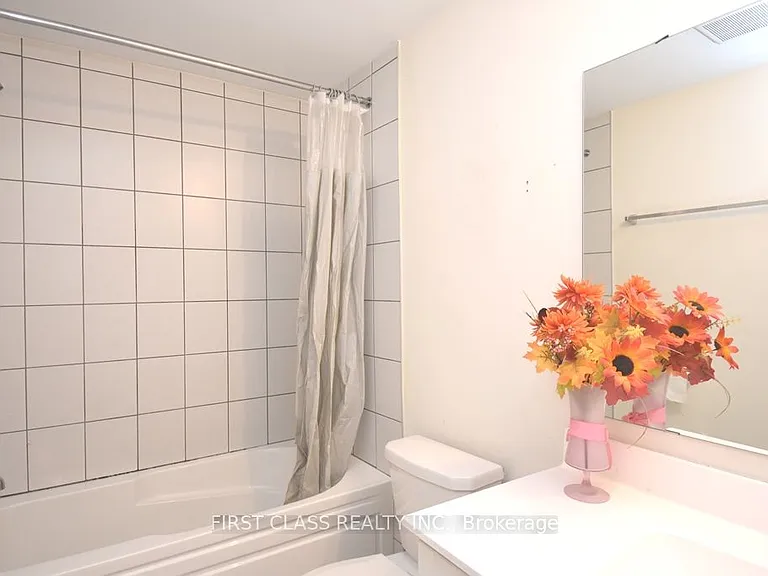 88 William Duncan Rd — Photo 17
