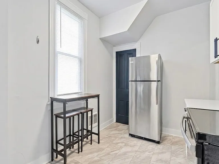 388 Ingomar Street — Photo 6