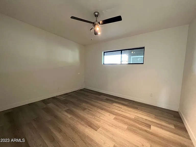 453 W University Dr — Photo 15