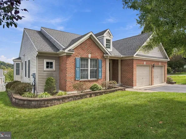 8 Cameron Ct, Denver, PA 17517