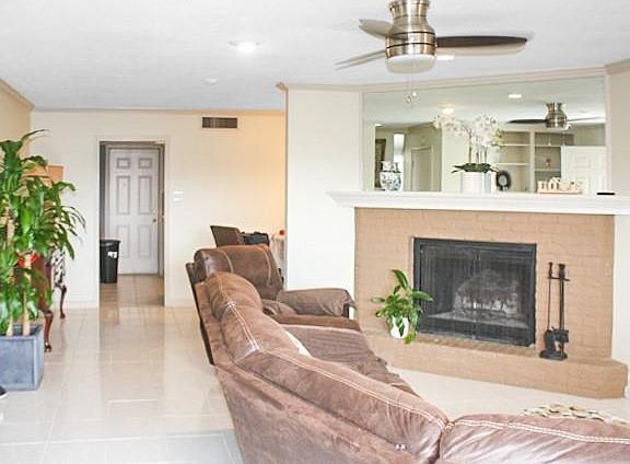 4th image of 821 S Ripple Creek Dr #1
