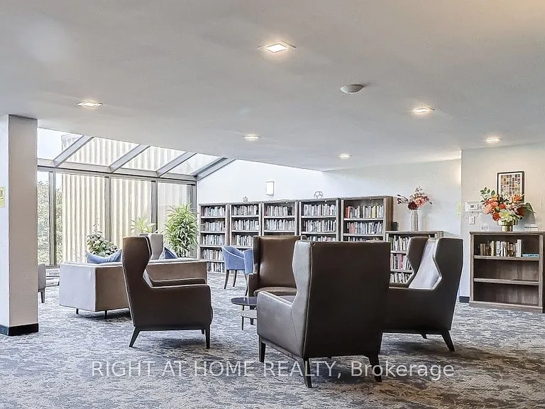 360 Bloor St E #411 — Photo 30