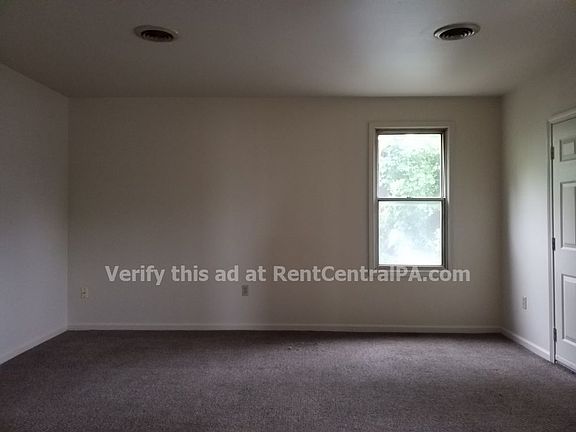 3rd image of 2746B Booser Ave