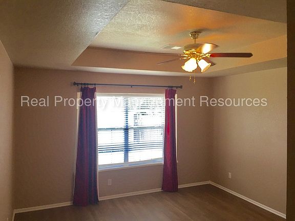 5th image of 1412 Forest Glenn Cir