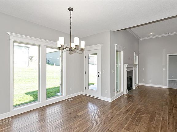 5th image of 9341 N Belton Ave